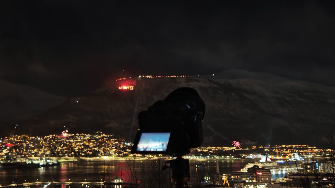 Tromsø New Year Fireworks 2026 🇳🇴 Arctic Celebration Under the Polar Sky