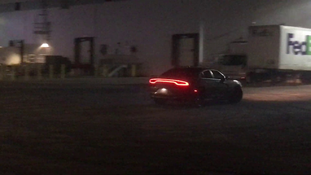 Dodge Charger R/T Doing Donuts - YouTube