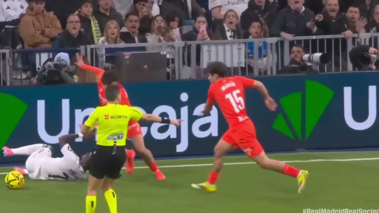 Too Quick to Stop! Vinícius Jr. Penalty Goal ⚽🔥