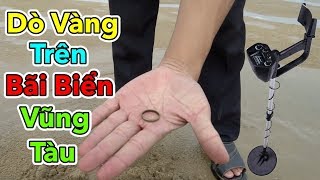 Thanh Niên Vác Máy Dò Kim Loại Ra Bãi Biển Tìm Vàng và Cái Kết | Metal Detector - Lâm Vlog