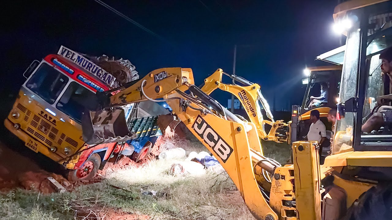 TATA Lorry Accident and Ashok Leyland Lorry Stuck in Mud Rescue by Mahindra and JCB 3DX Machine