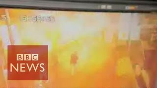 Erawan Shrine: Moment of Bangkok explosion - BBC News