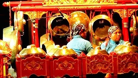 Gending BUBARAN / Javanese Gamelan Music Jawa / Karawitan WANI WIRANG Balai Budaya Minomartani [HD]