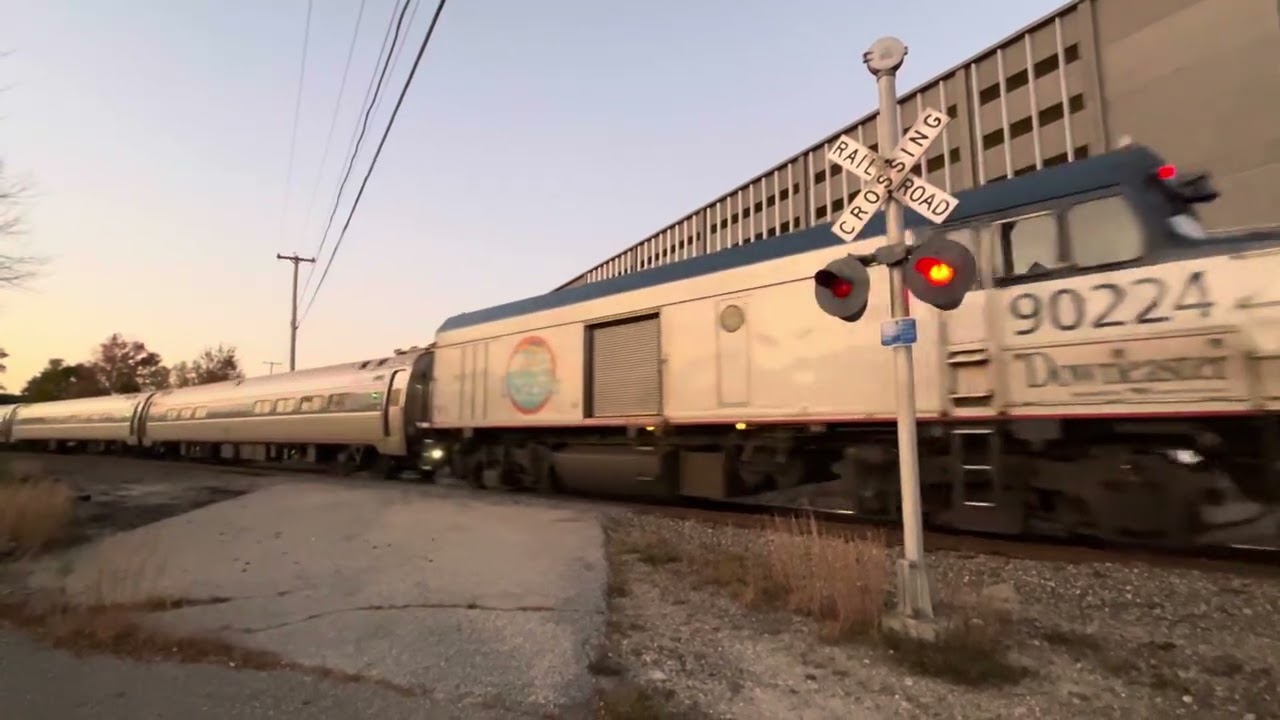 County Way Crossing Signals Deactivate With Train Approaching - 10/5/25