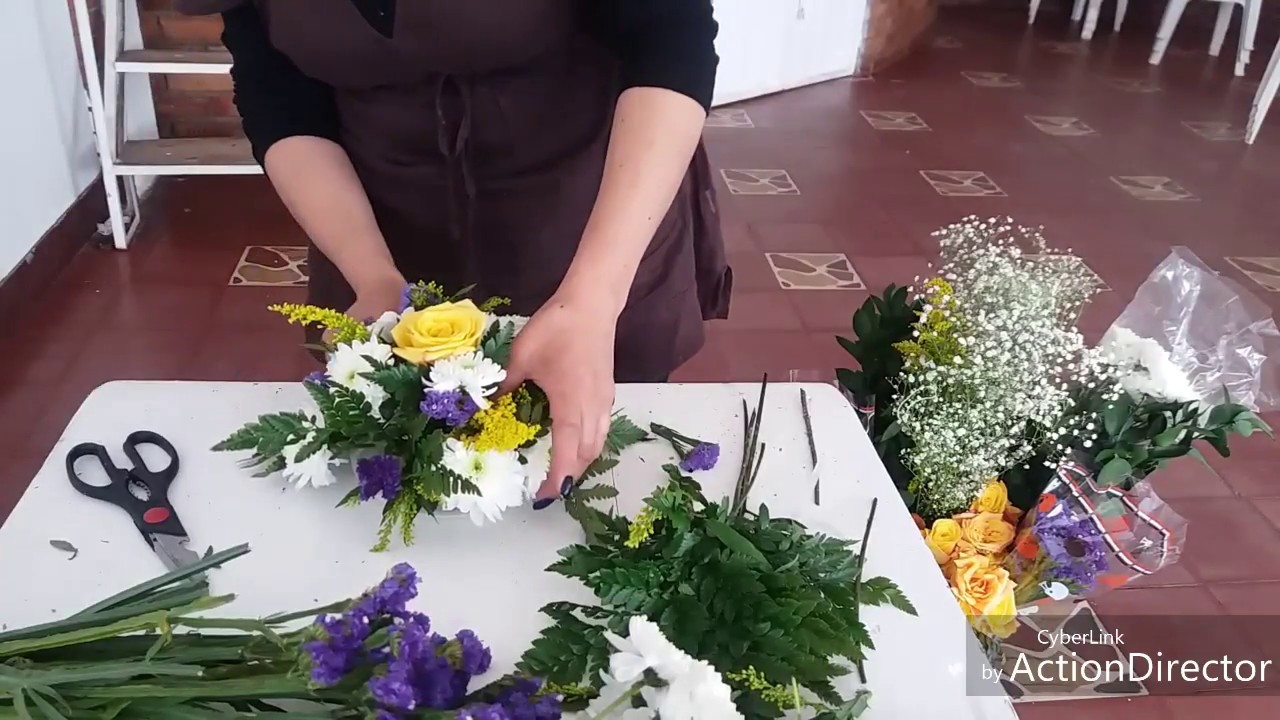 CENTRO DE MESA EN FLORES NATURALES.... BODA - YouTube