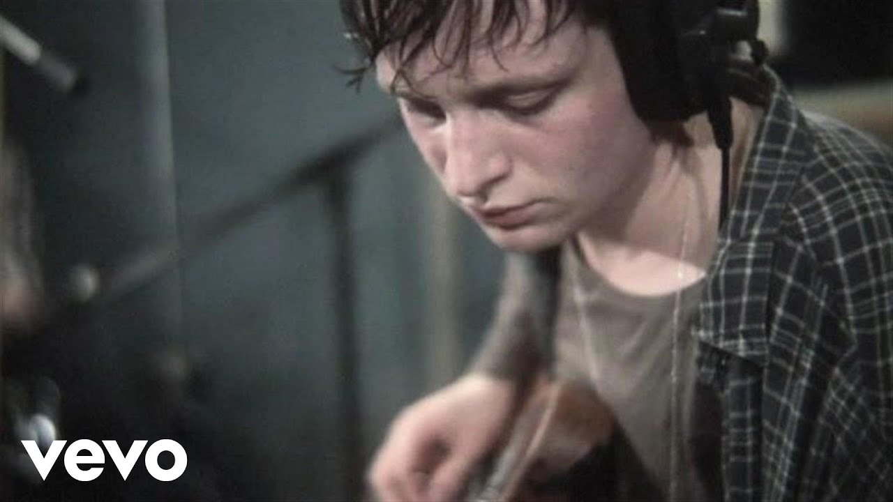 在 YouTube 上观看 The Maccabees - Can You Give It (Official Video) 在 YouTube 上观看 The Maccabees - Can You Give It (Official Video)
