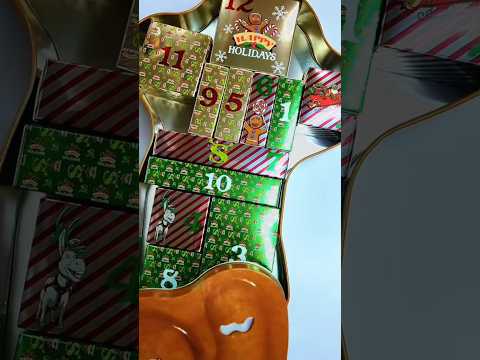 #beauty #makeup #adventcalendar #adventcalendaropening #unboxing #beautyadventcalendar #asmr #lips