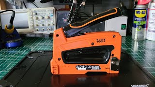 KLEIN TOOLS 450-100 Heavy Duty Cable Stapler for Romex,Staple Sizes 1/4,5/16,9/32,11,/32 inch Staple