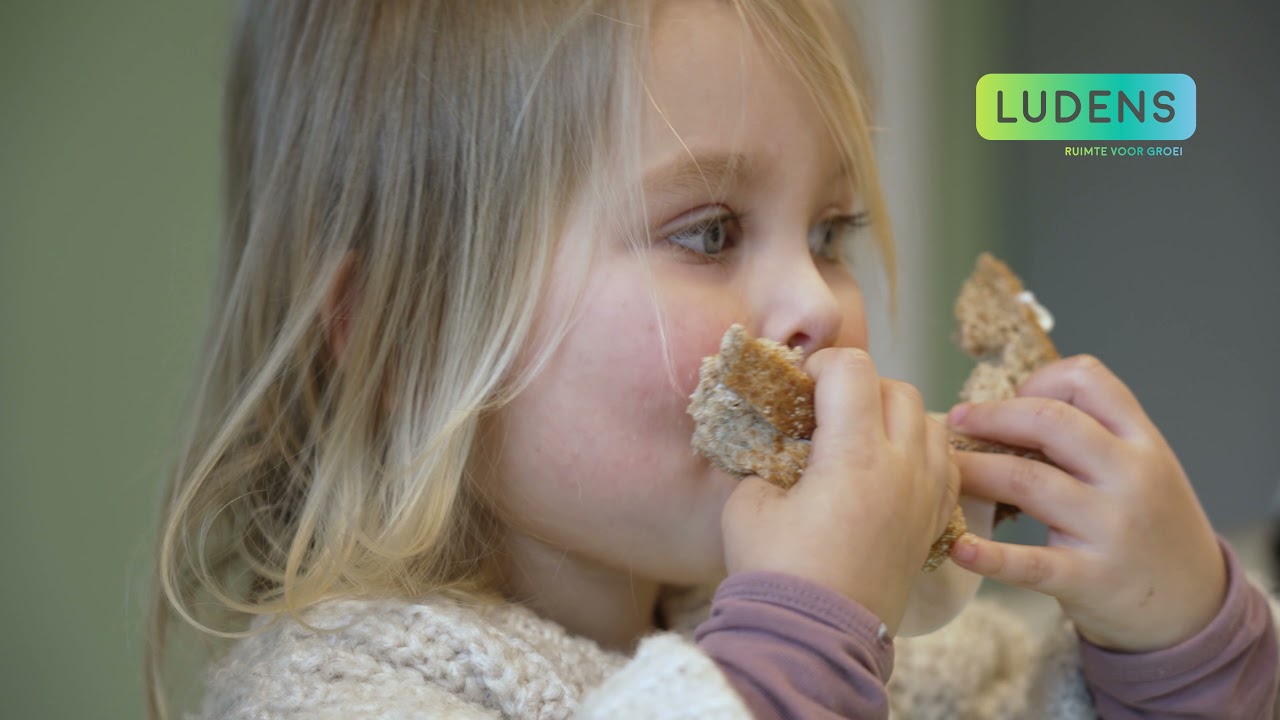 Mijn kind wil niet eten. De kinderopvang helpt een handje mee!