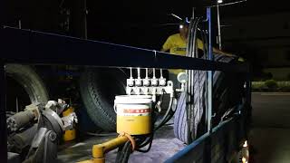 Tire Changer A+拆胎機工作現場實錄一刀未剪 拆裝兩條調胎一條22分31秒 工作效率真高 施工過程步驟完整流暢簡潔 輪胎店老板 您可以有更好的選擇