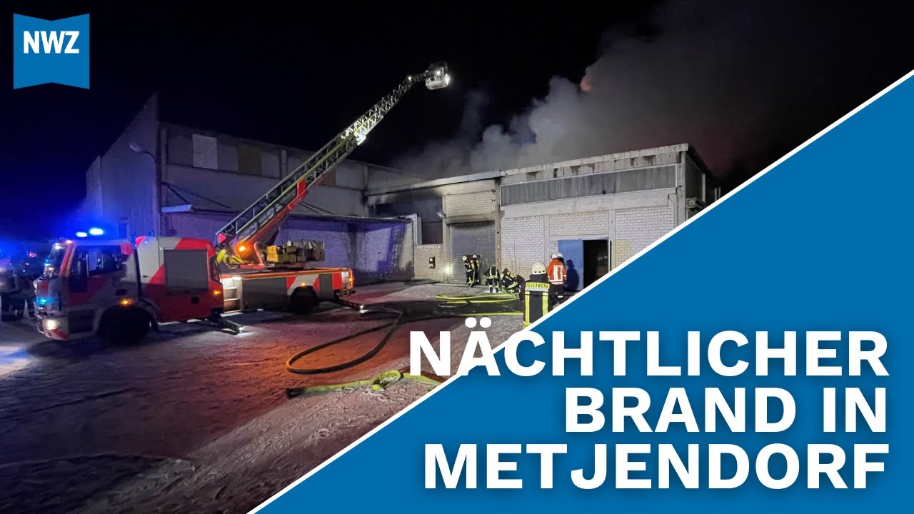 Lagerhalle brennt am Schwarzen Weg in Metjendorf – Oldtimer zerstört