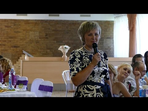 Мама поет трогательную песню на свадьбе дочери!