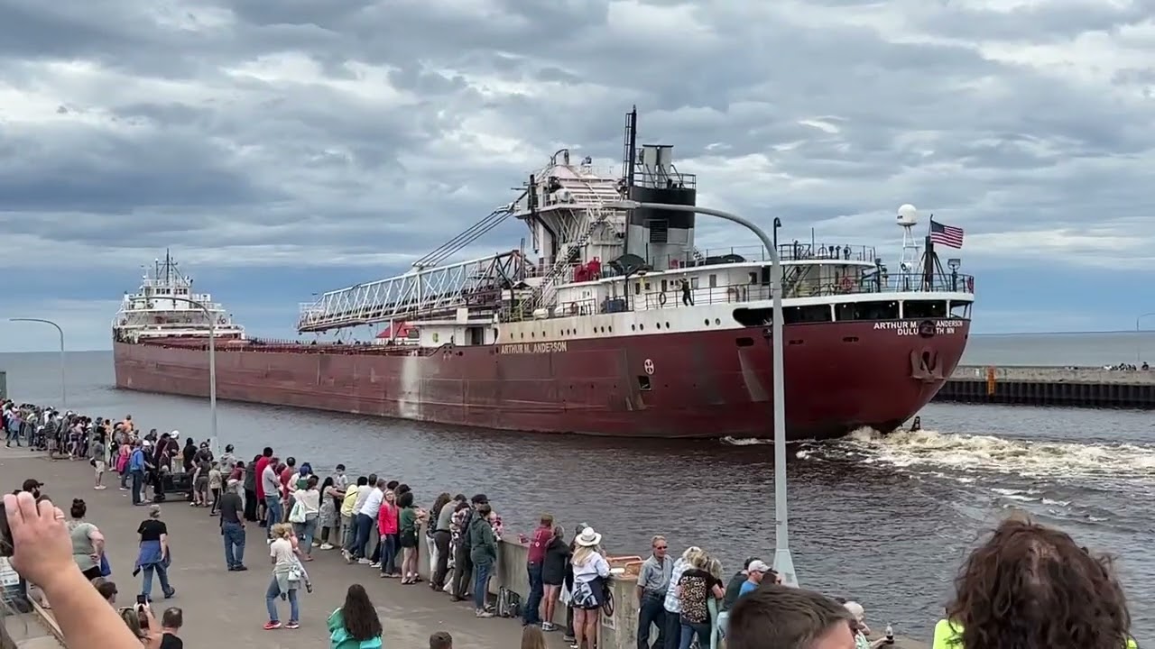 Arthur M. Anderson Leaving Port