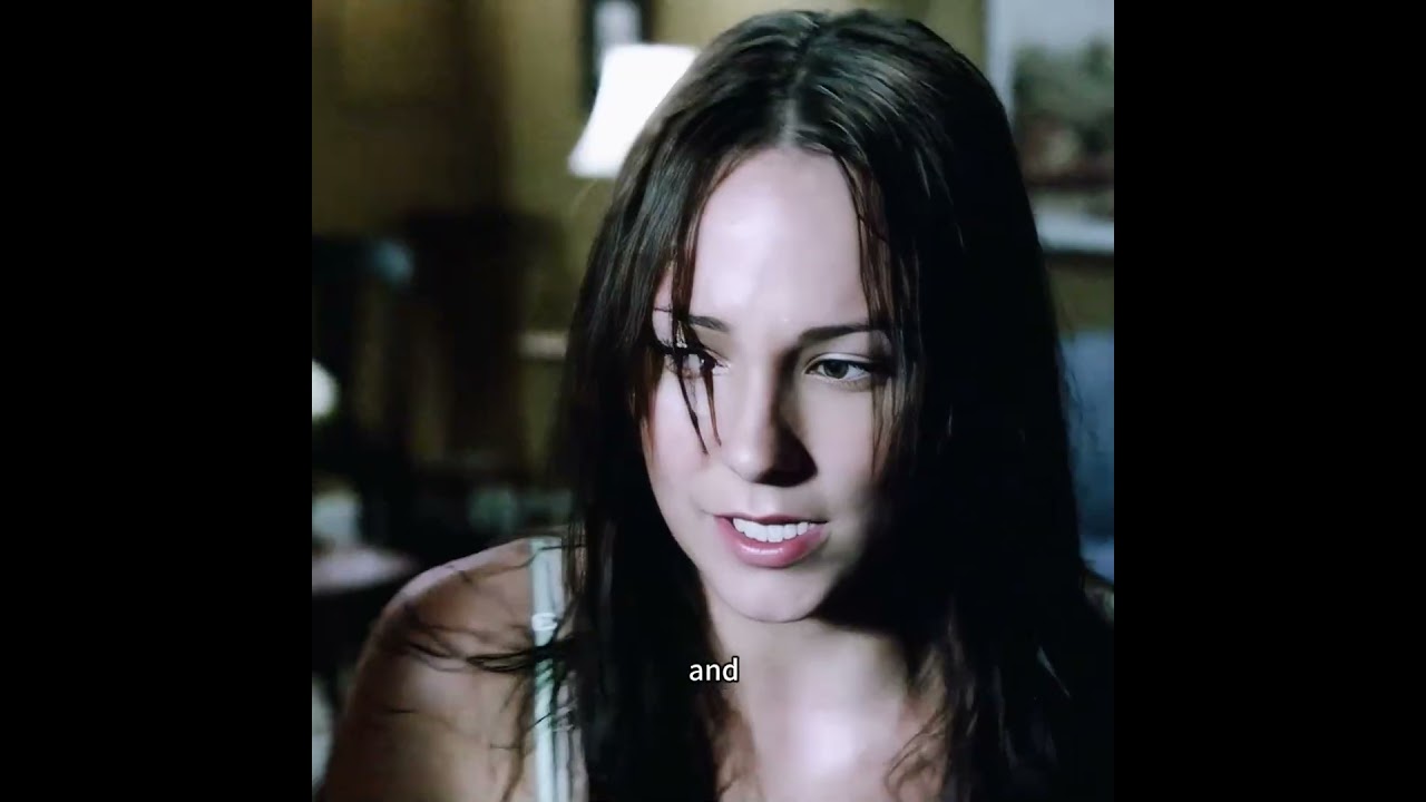 В день тайфуна девочка оказалась в ловушке в доме с тигром.