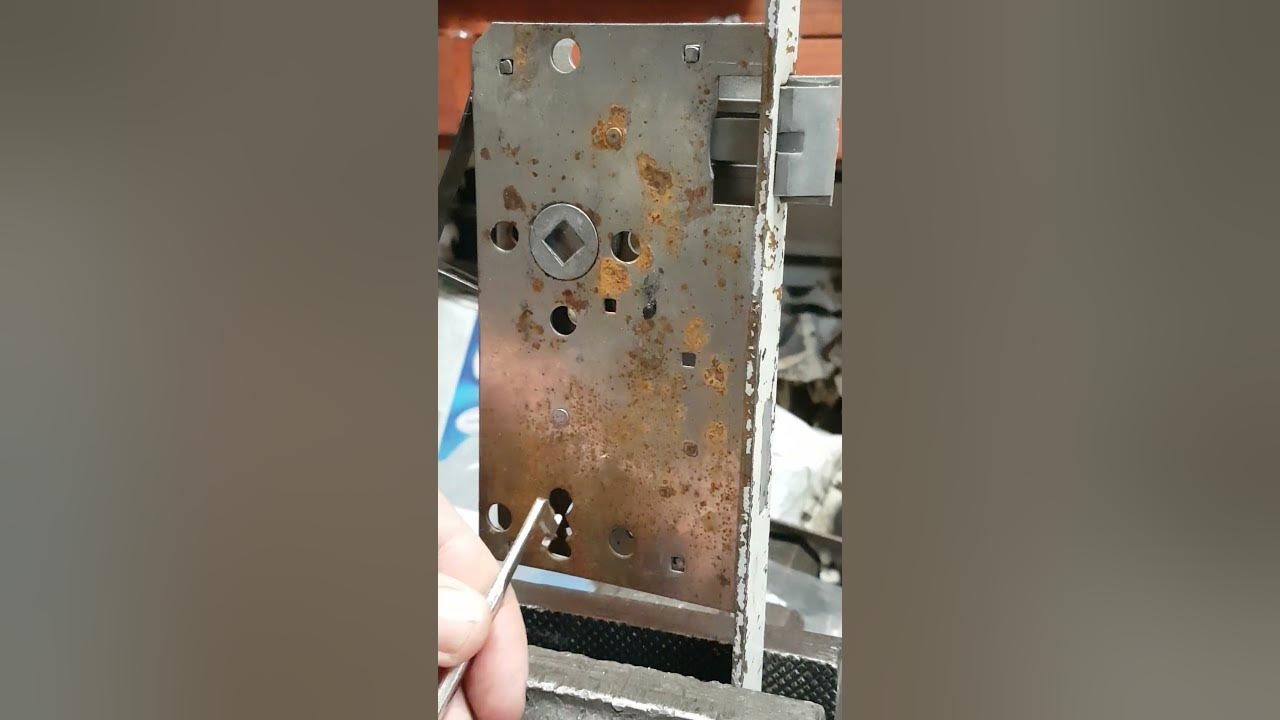 Zimmertürschlösser öffnen mit einem Dietrich Speerharken Schlosserei Oldorf shorts YouTube