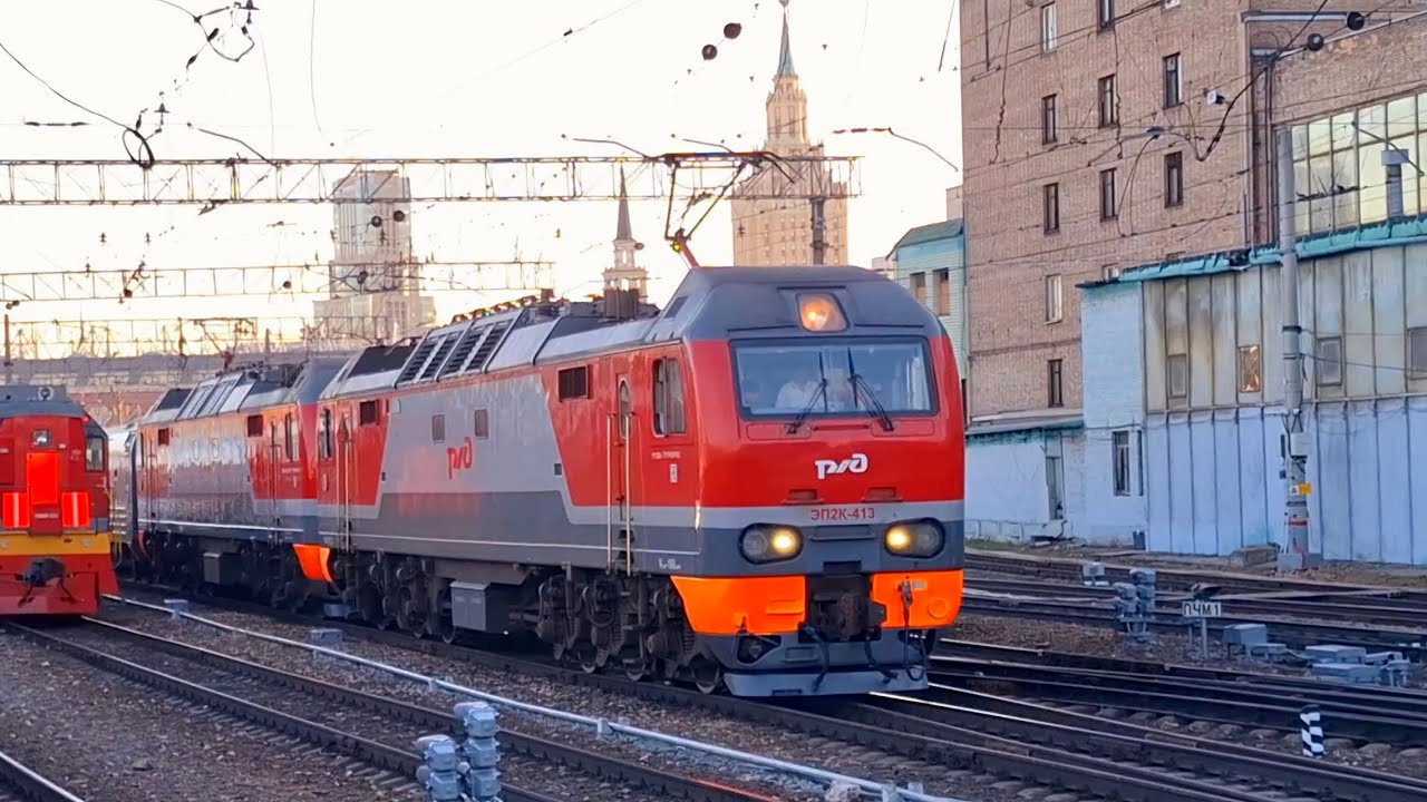 Отправление ЭП2К-413 и ЭП2К-395 со скорым поездом №148М сообщением Москва-Казань