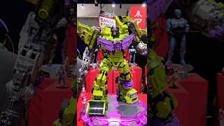 Celebrity Transformers Devastator Statue at 45 inches and 3900 dollars we see if it is worth it at SDCC 2025 Wealth