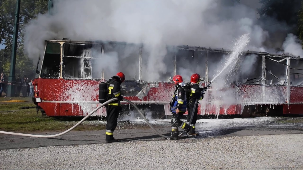 pożar tramwaju - podpalili wagon | 112 Katowice