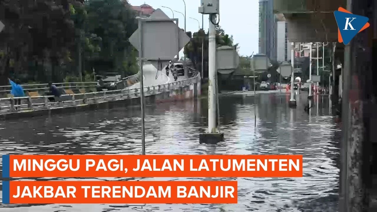 Situasi Banjir di Jalan Latumenten Grogol Jakbar Minggu Pagi