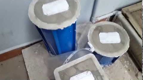 Làm thí nghiệm khuôn đúc mẫu bê tông