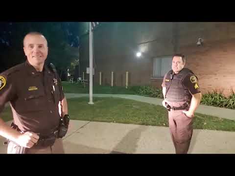 Video: Hvordan får jeg en ægteskabslicens i Kent County Michigan?