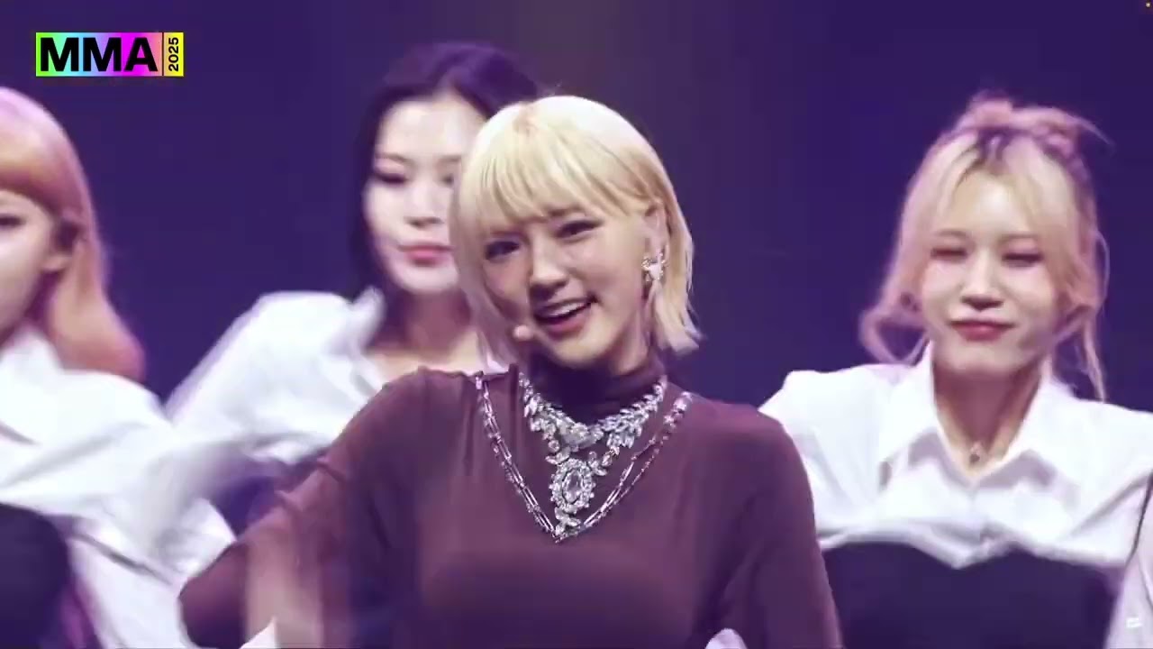 KiiiKiii MMA 2025 Live Stage | Rookie Girl Group KiiiKiii Full Performance