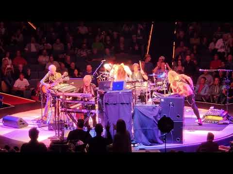 YES - "Roundabout" Westbury, NY, USA, 2023