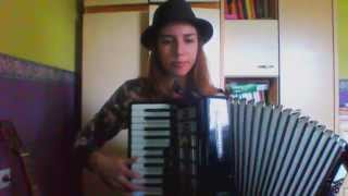 Video thumbnail of "Bella ciao accordion cover"