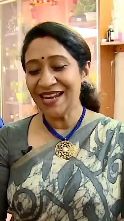 Rosapoo Chinna Rosapoo by Sujatha mohan #artist #beauty #singing #music #musician #sujatha