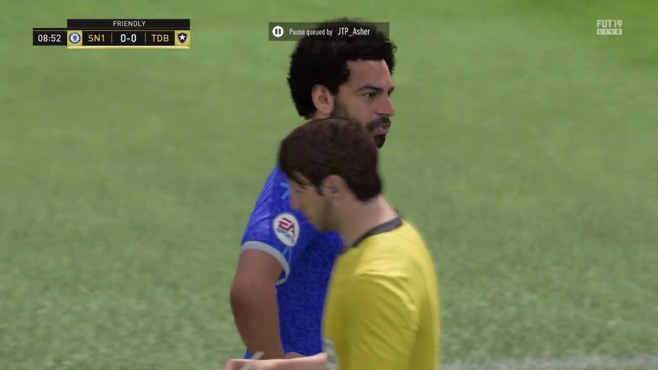 FIFA 19 -  Referee Red Card Glitch