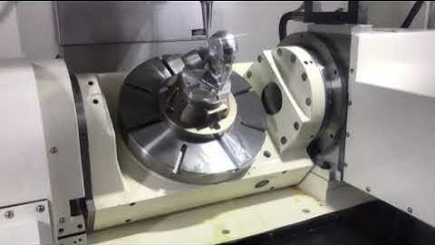 5-Axis：Witness how 360° rotational movement combined with 3 linear axes tackle complex geometries.
