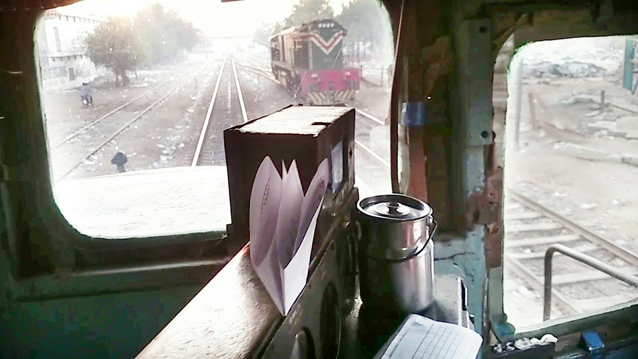 GMU-30 Picking 105 KMPH Speed|| Flying Cab Journey of GMU-30 4709 Running at Main Line & Thundering