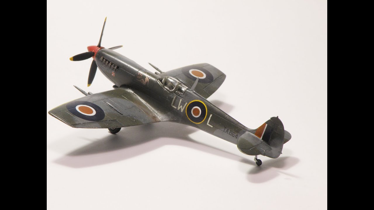 Supermarine Spitfire Mk.IXe -  AZ Model - 1/72 full build