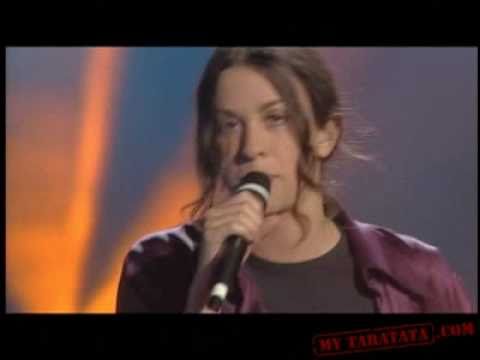 Alanis Morissette - Hand In My Pocket (Live Paris 27/03/96)