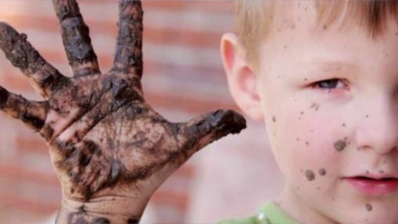 Мальчики страшная рука. Бактерии на руках для детей.