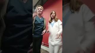 Por estás cosas cerro casa de Galicia 🤣 a lo 1ero me daba vergüenza y no quería