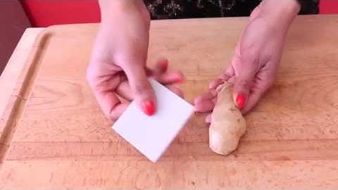 2 cách cạo vỏ gừng cực nhanh