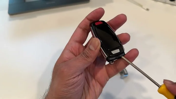 How to change the key fob battery on a 2023 Audi Q7