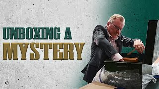 Mark Smith Opens 100 Year Old Military Trunk | Baldwins Medals