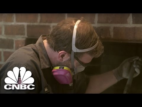 Videó: Billionaire Roundup: Az összes harisnya a kémény tisztításával gondoskodik