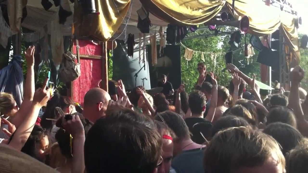 Nicolas Jaar and his band - Wilde Renate Open Air Berlin 2011