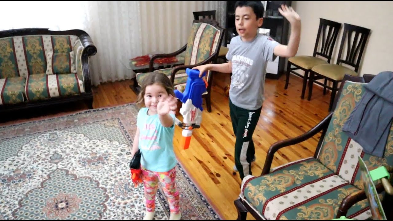 BUĞLEM ABİSİYLE OYUN OYNAMAYI ÇOK SEVİYOR