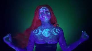L.unar w/ Firefly Green and Blue Algae glow powder by Stardust Micas & MeganChambersDesign MUA