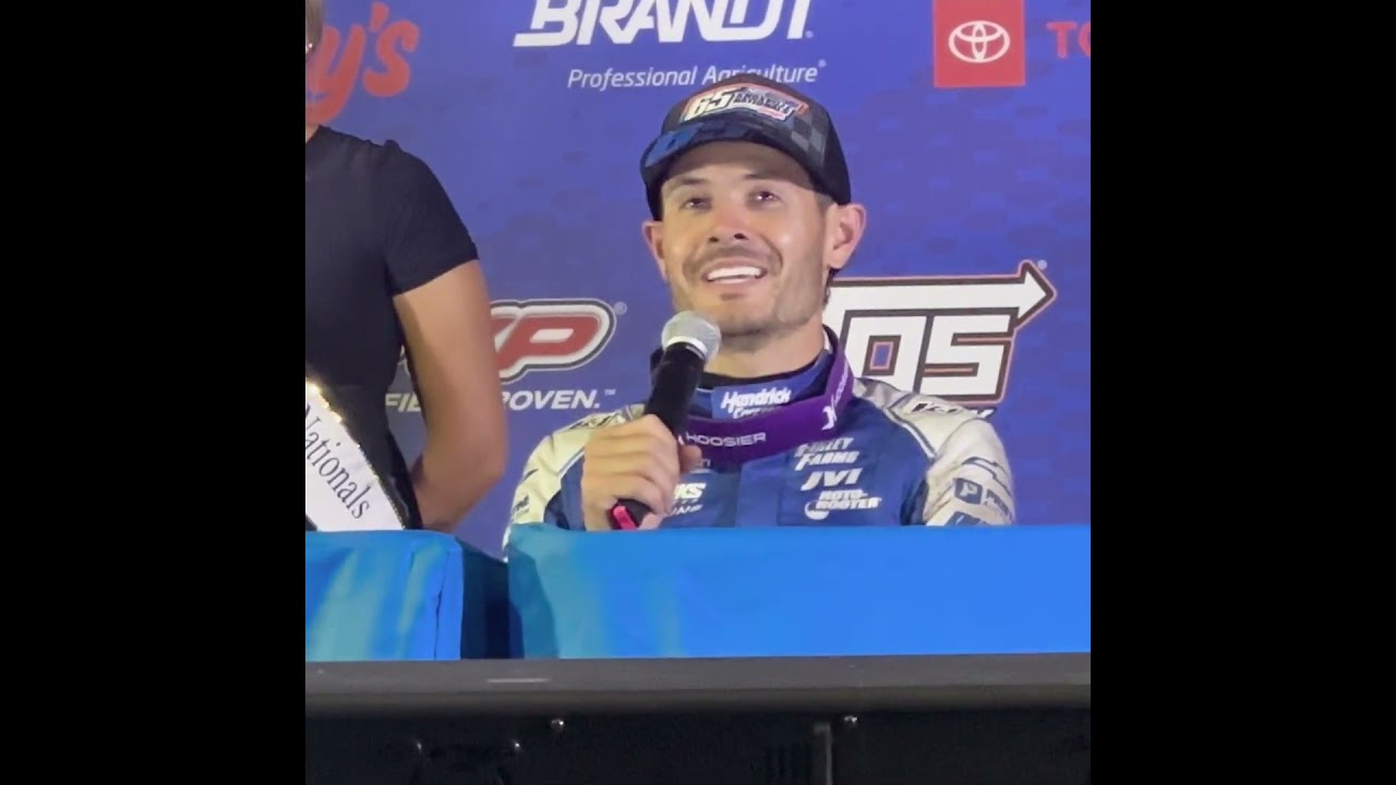 🤝 Kyle Larson appreciates running the Knoxville Nationals this long without a #NASCAR conflict. 🏁