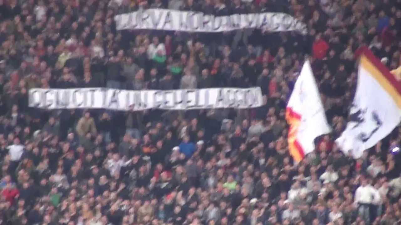 ROMA LAZIO 2013 (striscione offensive) - YouTube