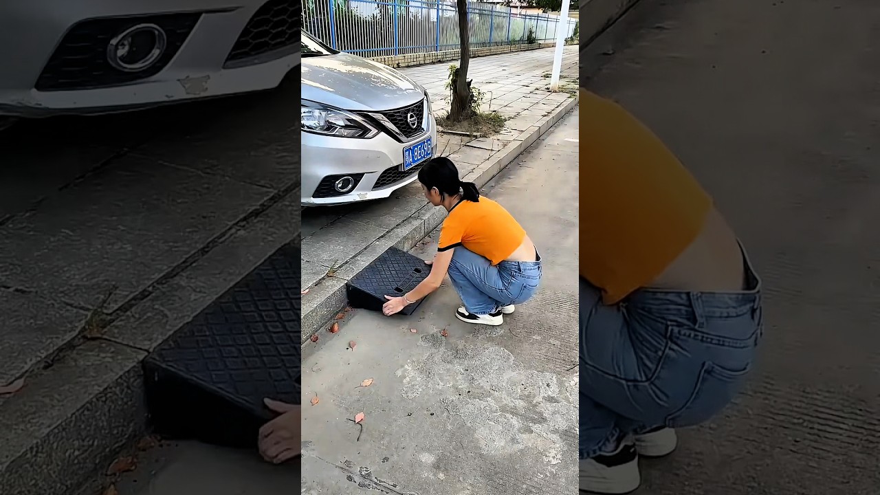 BMW'yi Çıkarmaya Çalışırken Scooter Sıkıştı! #shorts #keşfet #youtube 🚗😱😂🛵