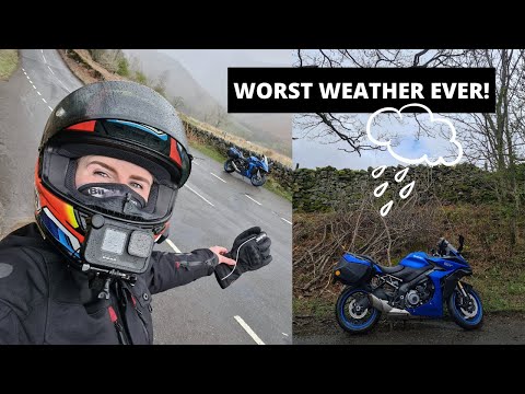 Terrible motorcycling conditions! // Taking on The Struggle and Kirkstone Pass on the GSXS1000GT ?
