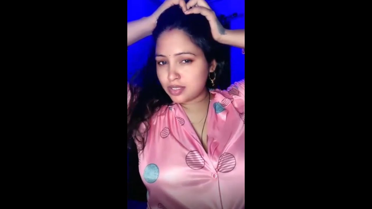 Bhabhi night drees me  H 0t lg rhi ho || Tango Live || Periscope Live Brodcaste  