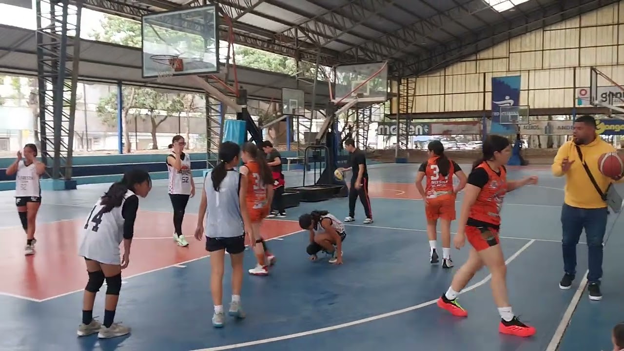 Campeonato Onorato Haro U13 chicas 👧 Floresta Team vs James liberio 2do Cuarto. 