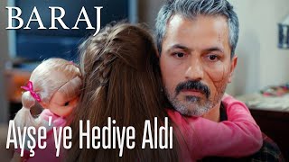 Ayşe'ye hediye aldı - Baraj